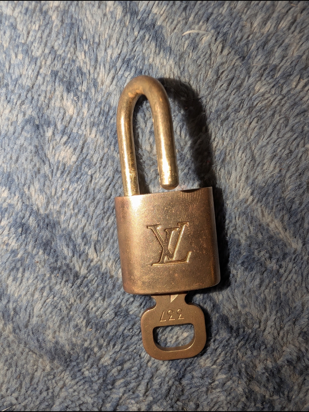 Louis Vuitton Brass Padlock #337 in Antique Gold - Picture 4 of 7